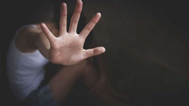 Αχαΐα: 13χρονη ήθελε να αυτοκτονήσει επειδή την χτύπησε ο πατέρας της - Συνελήφθη ο 41χρονος