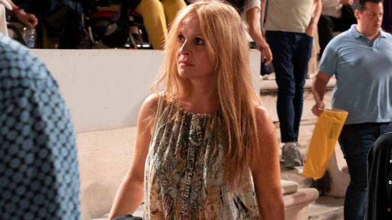 Ηρώ Σαΐα: Σαγηνευτική με αέρινο φόρεμα και σανδάλια στο Ηρώδειο μαζί με τον Ξαρχάκο