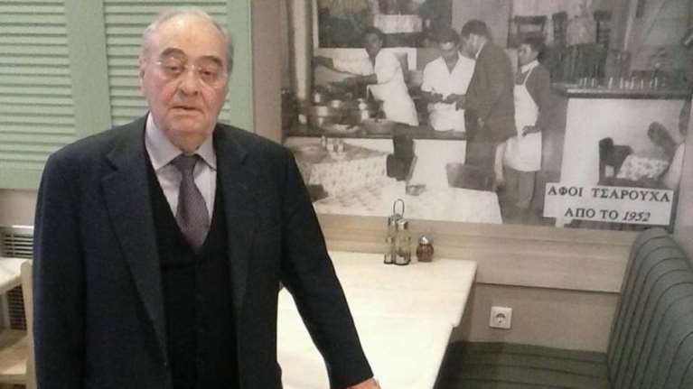 Πέθανε ο Νίκος Τσαρούχας, μία από τις πιο εμβληματικές μορφές της Θεσσαλονίκης - Ανοιξε το πιο γνωστό πατσατζίδικο