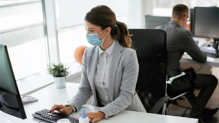 Μέτρα στήριξης με κόφτες και... ψαλίδια: Τι ισχύει για αναστολή συμβάσεων και αποζημίωση ειδικού σκοπού