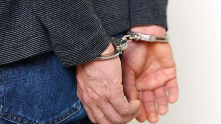 Κόρινθος: Συνελήφθη μανιακός τζογαδόρος αστυνομικός που έκλεβε χρήματα κρατουμένων στο Κέντρο Μεταναστών