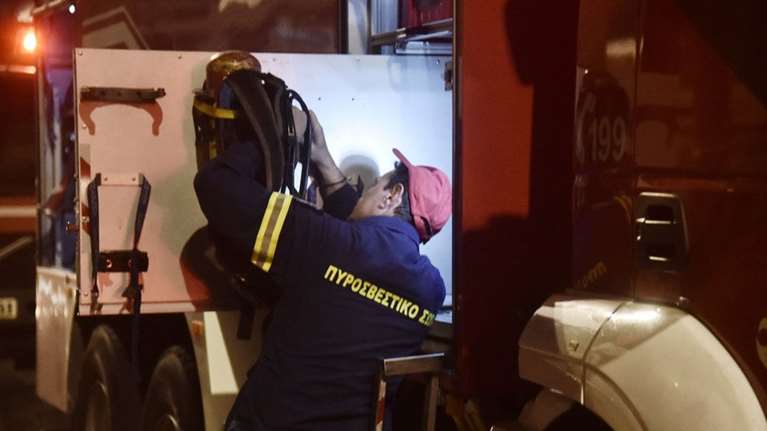 Υπό έλεγχο η πυρκαγιά σε υπόγειο αποθηκευτικό χώρο στον Κορυδαλλό