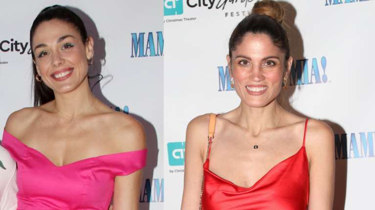 Τριανταφυλλίδου - Συνατσάκη: Κομψές με μονόχρωμα looks - Το κόκκινο slip dress και το φούξια κοκτέιλ φόρεμα