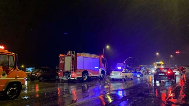 Θεσσαλονίκη: Δύο τραυματίες σε σύγκρουση επτά οχημάτων στην περιφερειακή οδό