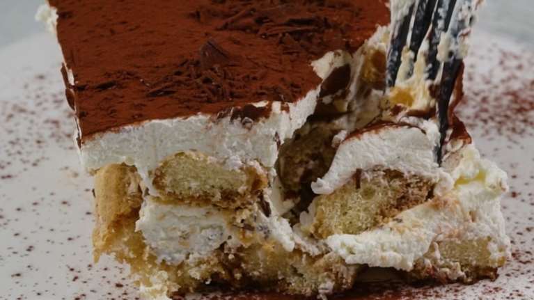 Τιραμισού χωρίς αυγά - Ελαφρύ, με ελάχιστα υλικά και έτοιμο σε 10 λεπτά