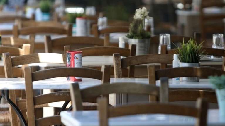 &quot;Θέλω να κάνουμε παιχνίδι και να πάρεις λεφτά&quot;: Οι συνομιλίες που καίνε τους εκβιαστές δημοτικούς υπαλλήλους