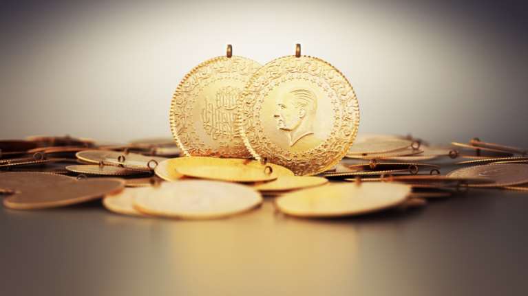 Το ρεκόρ του αιώνα ανήκει στον χρυσό: Προς 1.000 ευρώ η αξία της λίρας