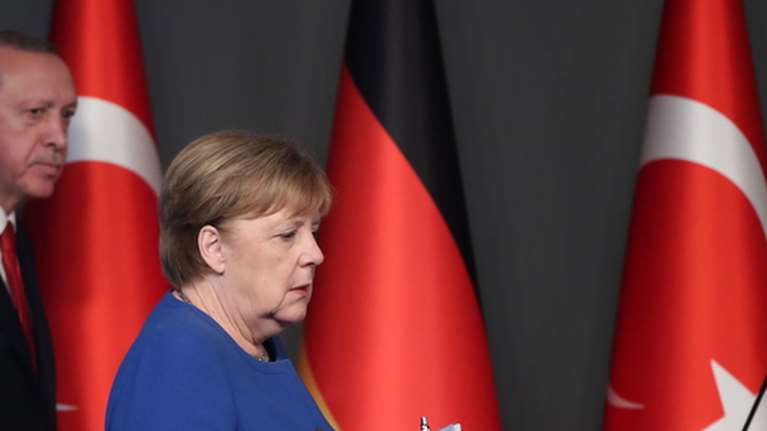 Δυναμιτίζει το κλίμα ο Ερντογάν: &quot;Η Ελλάδα συνεχίζει τις προκλητικές ενέργειες&quot; - Τι είπε στη Μέρκελ