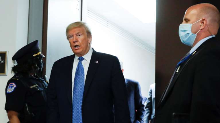 Ανεβάζει τους τόνους ο Τραμπ: Κατηγορεί την Κίνα για "παγκόσμια μαζική δολοφονία"