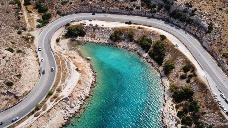 Ξεκινούν αύριο εργασίες αποκατάστασης οδοστρώματος στην παραλιακή στα λιμανάκια της Βουλιαγμένης