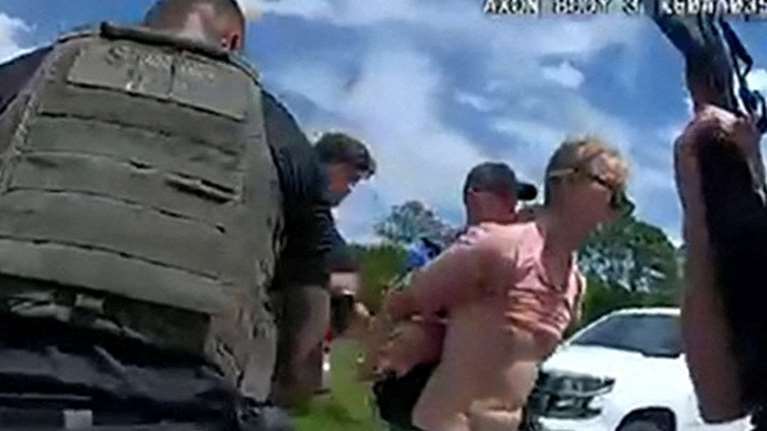 Απόπειρα δολοφονίας Τραμπ: Η στιγμή της σύλληψης του υπόπτου - Τον είχε ψηφίσει το 2016 [βίντεο]