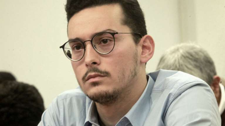 "Θυμωμένος" ο Καλπάκης: Από ιστοσελίδες ενημερώθηκα για την αντικατάστασή μου από εκπρόσωπος Τύπου του ΣΥΡΙΖΑ