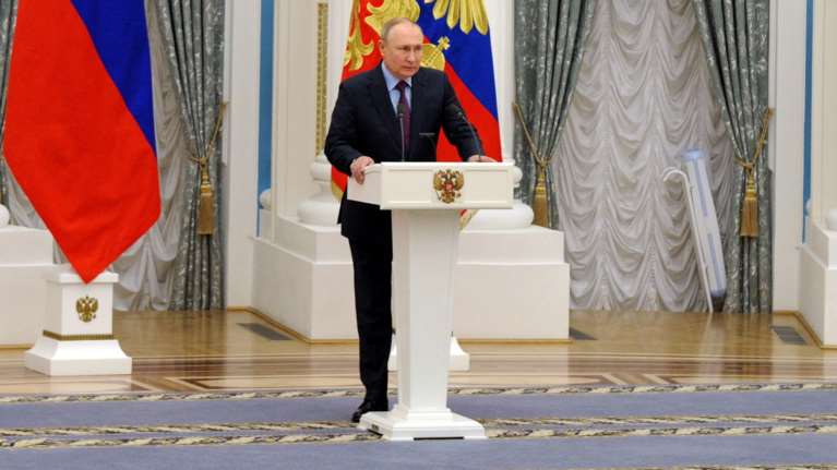 Κρεμλίνο: Έτοιμη η Ρωσία να συζητήσει με την Ουκρανία για την παράδοσή της - Οι δύο αδιαπραγμάτευτοι όροι του Πούτιν