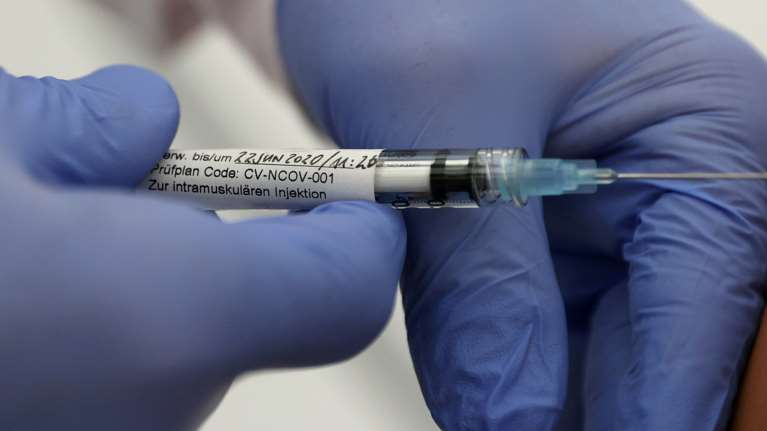 Κορονοϊός: Ραγδαίες εξελίξεις - Τον Δεκέμβριο στην Ελλάδα τα πρώτα εμβόλια κατά του φονικού ιού