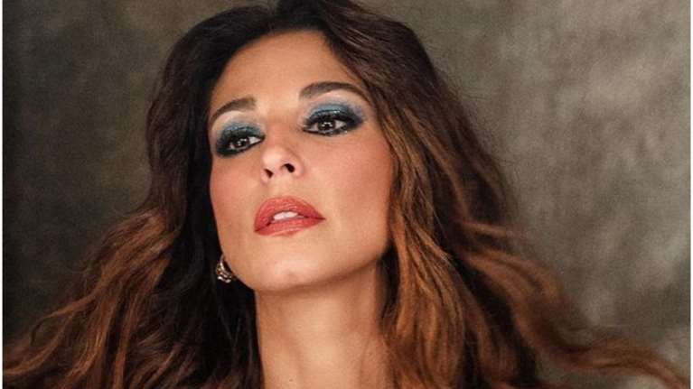 Κατερίνα Παπουτσάκη: Κούκλα με πολύ μακριά μαλλιά στην πρώτη εμφάνιση μετά την είδηση του διαζυγίου