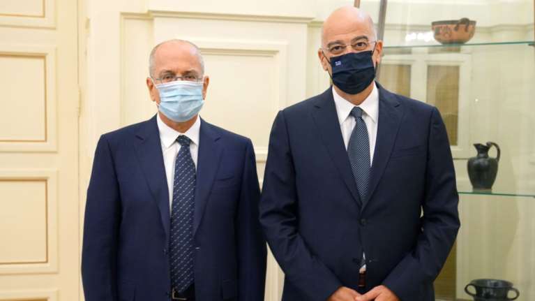 Συνάντηση Δένδια με τον πρέσβη του Ισραήλ για την τουρκική παραβατικότητα