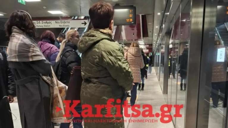 Ακινητοποιήθηκε ξανά συρμός στο μετρό Θεσσαλονίκης: Ταλαιπωρία για δεκάδες επιβάτες στη στάση Συντριβάνι