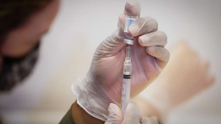 ΗΠΑ: Ανησυχούν οι Αμερικανοί για το εμβόλιο της Johnson &amp; Johnson - Λήγουν πάνω από 10 εκατομμύρια δόσεις