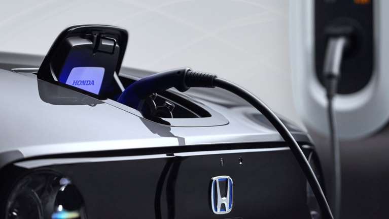 H Honda θα αγοράζει &quot;πιστώσεις ρύπων&quot; από την Tesla