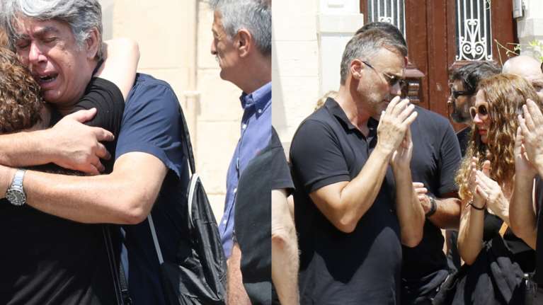 Κηδεία Μιχελή: Σπαραγμός στο τελευταίο αντίο - Έκλαιγαν με λυγμούς αγκαλιασμένοι οι συνάδελφοί του [βίντεο]