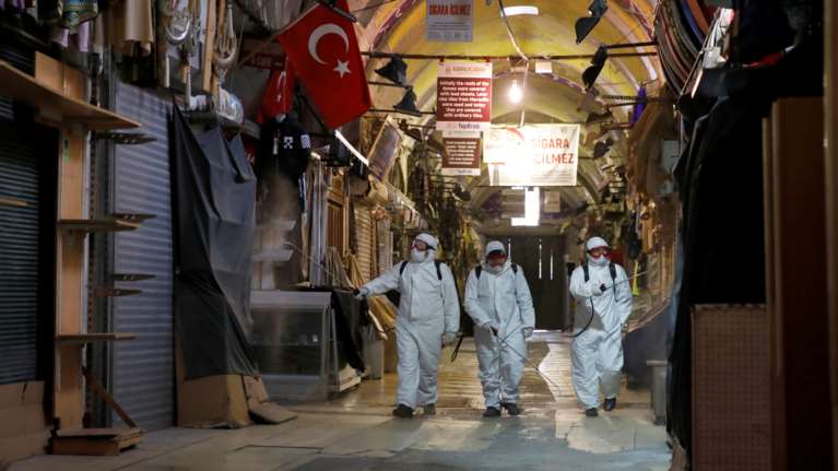 Τούρκος λοιμωξιολόγος: Ζήτημα χρόνου η κορύφωση του κορονοϊού