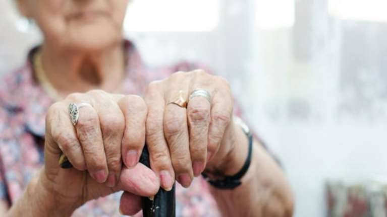 Κρήτη: Χειροπέδες σε 82χρονο - Τον κατήγγειλε η 78χρονη σύζυγός του για βίαιη συμπεριφορά και απειλή