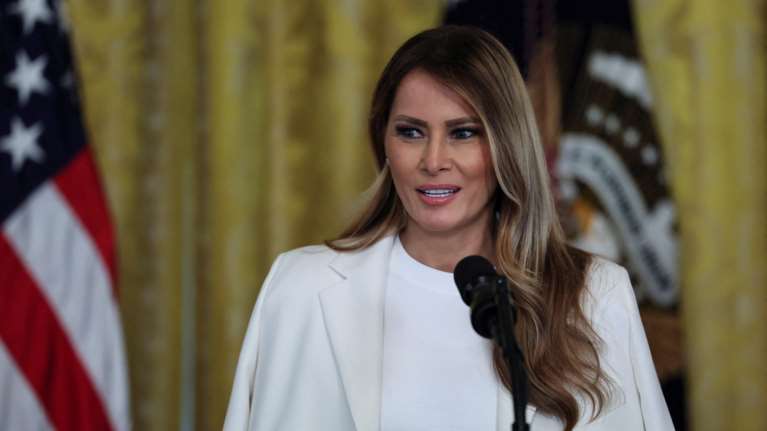 Η Μελάνια Τραμπ έχει ανοίξει &quot;έναν δίαυλο επικοινωνίας&quot; με τον Πούτιν για τα παιδιά της Ουκρανίας