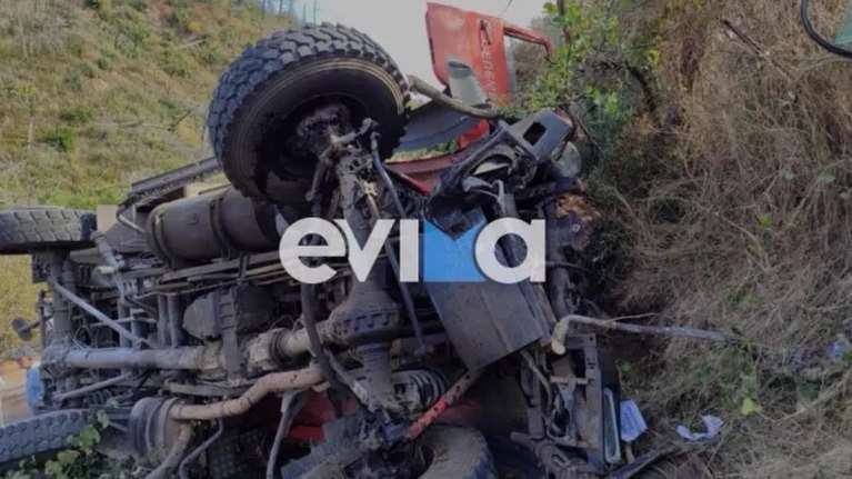 Τραγωδία στην Εύβοια: Πυροσβεστικό όχημα έπεσε σε χαράδρα - Νεκρός ο 45χρονος οδηγός [εικόνες]