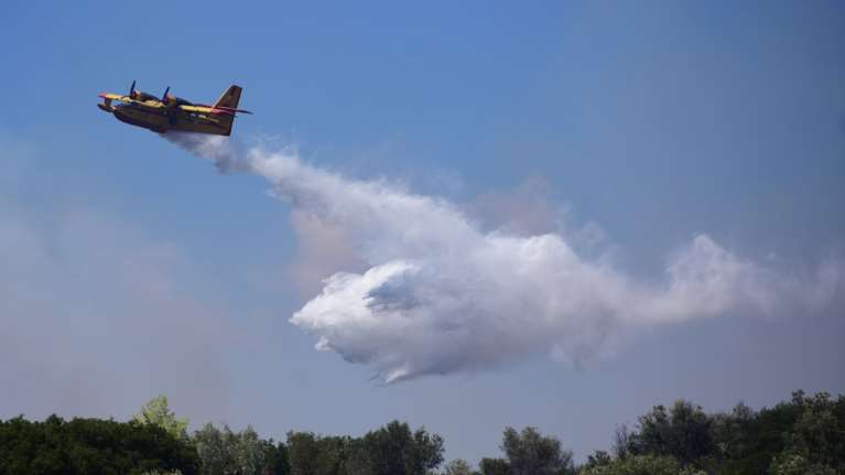 Φωτιά στο Νεοχώρι Αργολίδας: Σηκώθηκαν πυροσβεστικά αεροσκάφη
