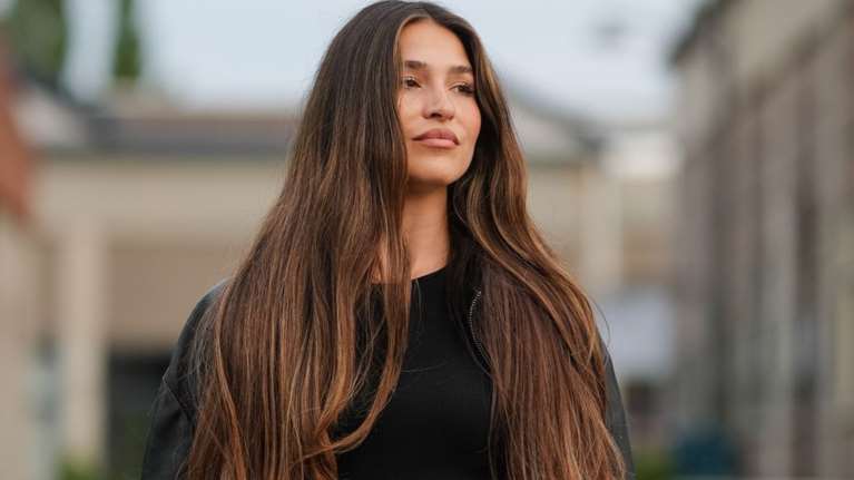 Αυτό το έλαιο σε μορφή spray μπορεί να ενυδατώσει τα μαλλιά σου χωρίς να τα βαρύνει