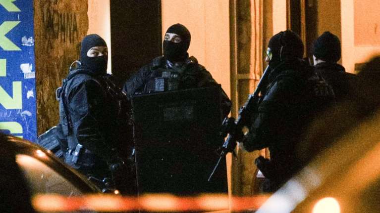 Συνελήφθησαν δύο άτομα για συμμετοχή σε τρομοκρατικές επιθέσεις - Με ποιες υποθέσεις σχετίζονται