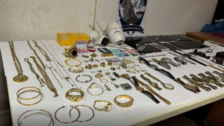 "Να ανέβει το καλώδιο": Πώς το κύκλωμα εξαπατούσε και λήστευε ηλικιωμένους παριστάνοντας του συντηρητές ασανσέρ