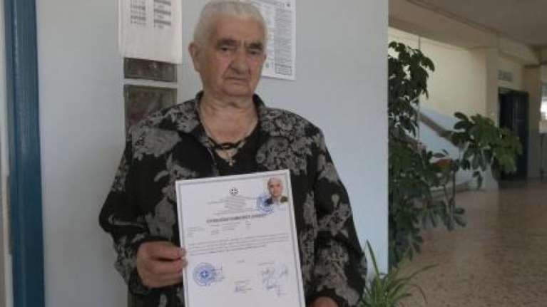 Σουλτάνα Γκέσιου: Στα 87 της πήρε... πτυχίο νοσηλευτικής - &quot;Κέρδισα αυτό που ονειρευόμουν&quot;