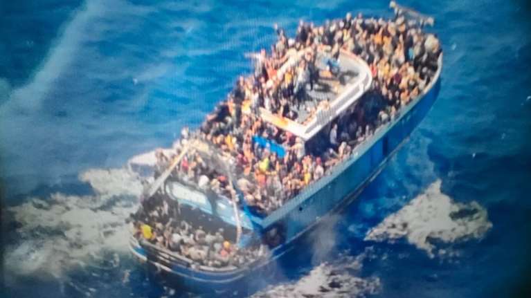 Ναυάγιο στην Πύλο: Μήνυση κατέθεσαν 40 επιζώντες - "Για τις πράξεις και παραλείψεις των ελληνικών Αρχών"