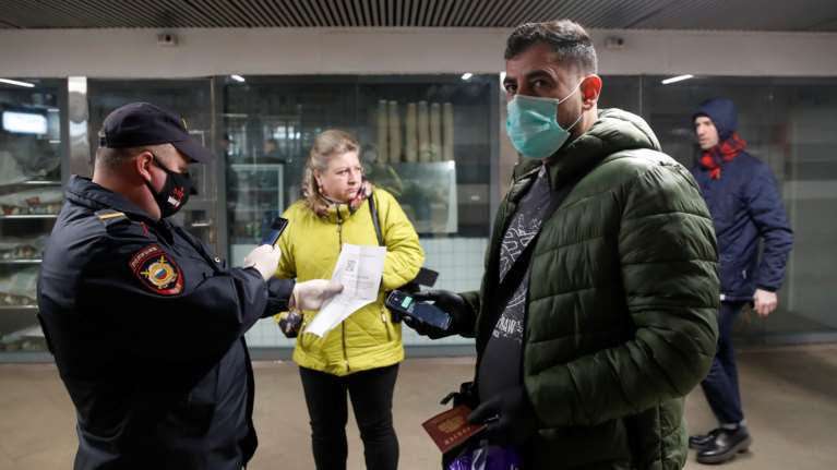 Τα 25.000 πλησιάζουν τα κρούσματα στη Ρωσία- Αύξηση ρεκόρ σε ένα 24ωρο