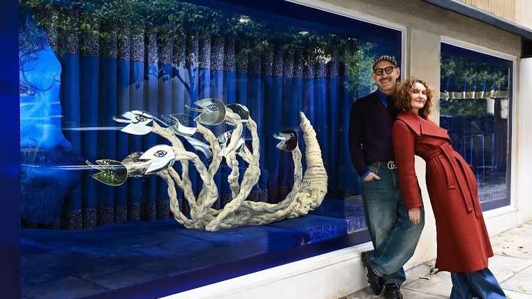 Μία βιτρίνα στο Κολωνάκι αφηγείται design ιστορίες