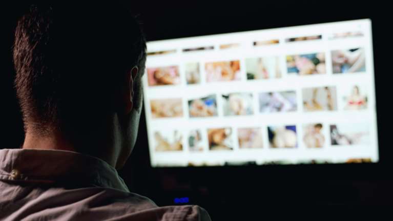 Πάτρα: Η εξομολόγηση 24χρονης που έπεσε θύμα του revenge porn - &quot;Ήθελα να αυτοκτονήσω&quot;