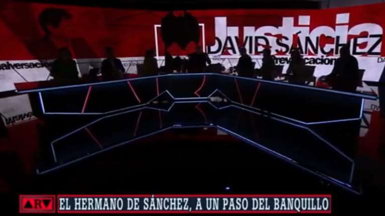 Μπλακ άουτ στην Ισπανία: Η στιγμή που τηλεοπτικό στούντιο καναλιού βυθίζεται στο σκοτάδι [βίντεο]