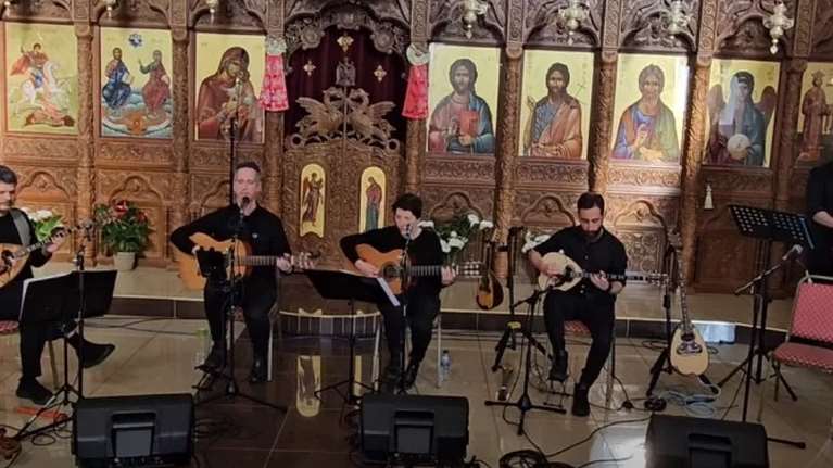 Σάλος με ρεμπέτικη συναυλία μέσα σε ελληνική εκκλησία στο Brighton [εικόνα - βίντεο]