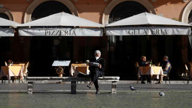 Κορονοϊός-Ιταλία: 722 νεκροί σε ένα 24ωρο - Πανευρωπαϊκά περιοριστικά μέτρα για τις γιορτές, ζητά ο Κόντε