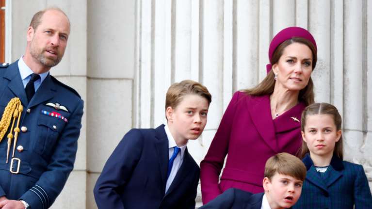 Στο εσωτερικό του παλατιού Κένσινγκτον η Κέιτ και ο Γουίλιαμ με τα παιδιά τους - "Πιο ταπεινό από όσο περιμέναμε"