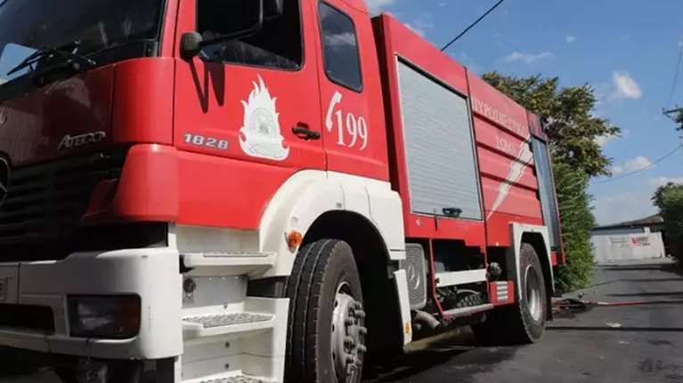 Βαρνάβας: Υπό έλεγχο τέθηκε άμεσα φωτιά που ξεκίνησε από καλώδιο της ΔΕΗ