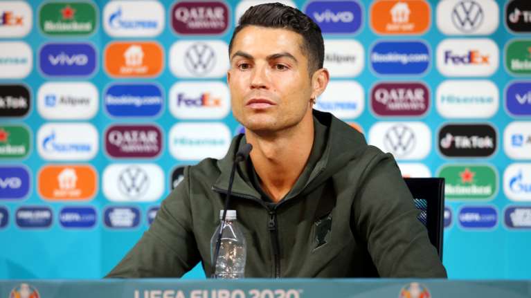 Euro 2020: Μια κίνηση του Κριστιάνο Ρονάλντο κόστισε 4 δισ. δολάρια στην Coca Cola
