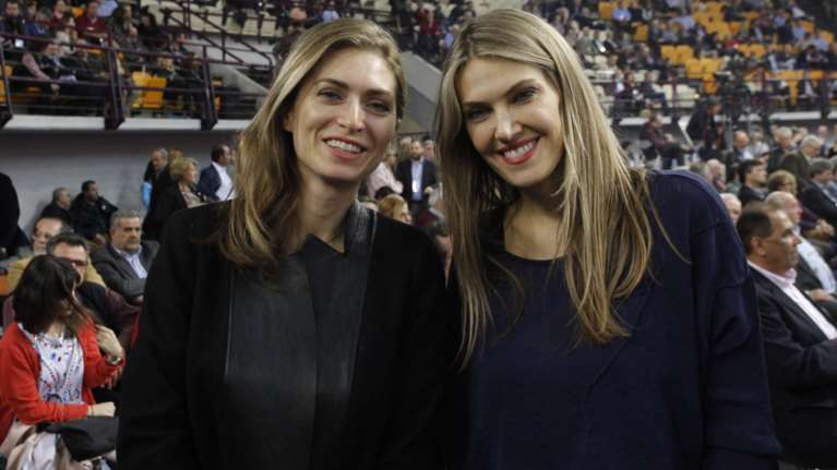 Politico για την ΜΚΟ της Μανταλένας Καϊλή: Πήρε 105.000 ευρώ από πρόγραμμα που προωθούσε η αδερφή της