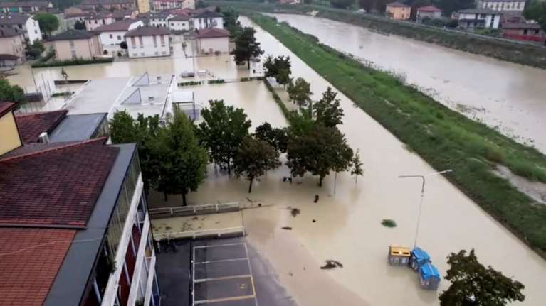 Κακοκαιρία Boris: Τεράστιες πλημμύρες στην Ιταλία - Νεκρός πυροσβέστης στη Φότζια, δύο αγνοούμενοι στην Εμίλια Ρομάνα [βίντεο]