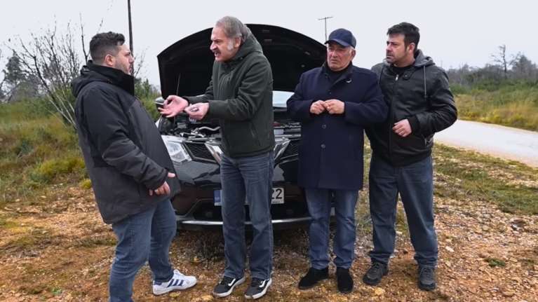 "Ευτυχισμένοι Μαζί": Viral η ξεκαρδιστική σκηνή που ξαναγύρισαν μετά από 15 χρόνια [βίντεο]