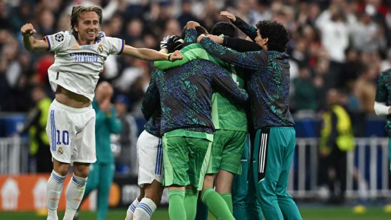 &quot;Βασίλισσα&quot; η Ρεάλ Μαδρίτης: Πρωταθλήτρια Ευρώπης με 1-0 έναντι της Λίβερπουλ [βίντεο]