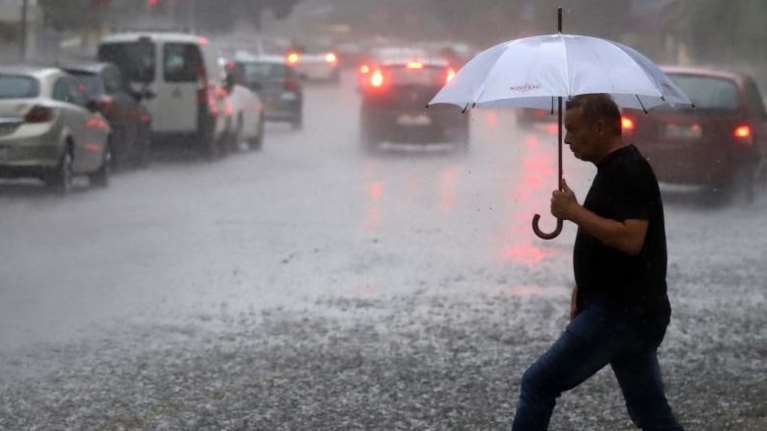 Καιρός: Επιδείνωση εξπρές τις επόμενες ώρες με καταιγίδες, κεραυνούς και χαλάζι - Για ποιες περιοχές μιλούν οι μετεωρολόγοι