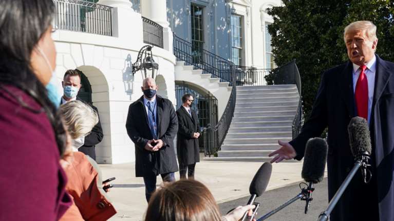 Αμετανόητος ο Τραμπ: Δεν καταδικάζει την εισβολή στο Καπιτώλιο - "Απειλή για τις ΗΠΑ η παραπομπή μου"