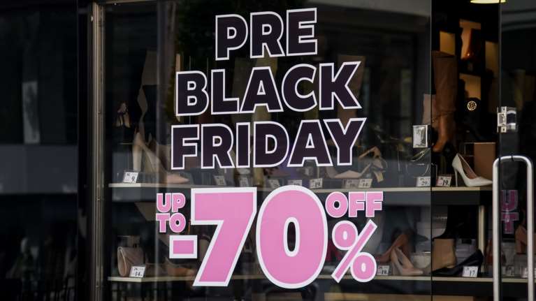 Black Friday και Cyber Monday: Συμβουλές για τις &quot;παγίδες&quot; που μπορεί να κρύβουν οι προσφορές